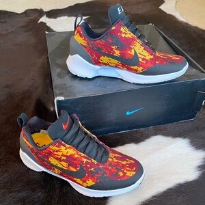 Nike HyperAdapt 1.0 “team red”